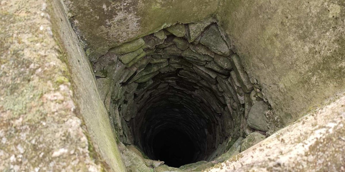 Bunar u koji je komšinica bacila otrovane pse