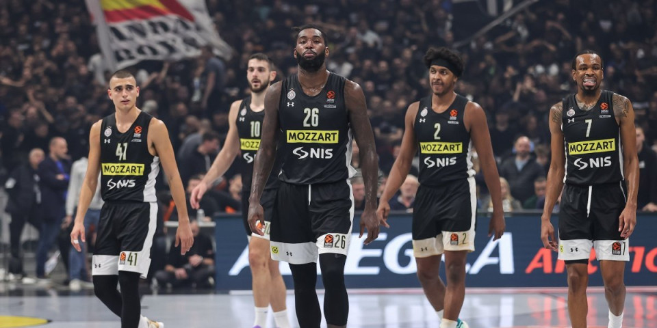 "Gađali su me ajfonom od 1.000 evra": Bivši igrač Partizana otkrio detalje sa večitog derbija