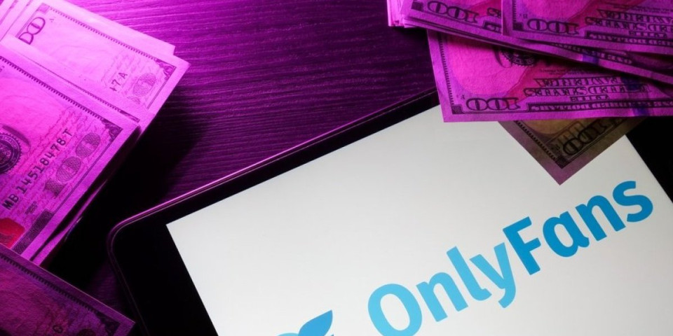 Internet gori: Stiže alkohol od gaća zvezda filmova za odrasle – cena paprena, a svi ga žele (ANKETA)