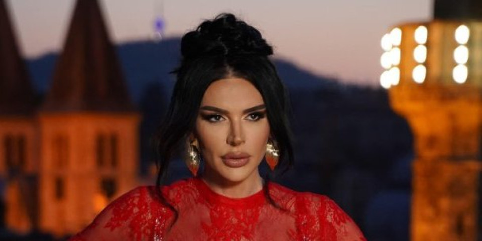 "Bila sam iza ovih rešetaka": Transrodna pevačica pokazala zatvor u kom je provela mesece