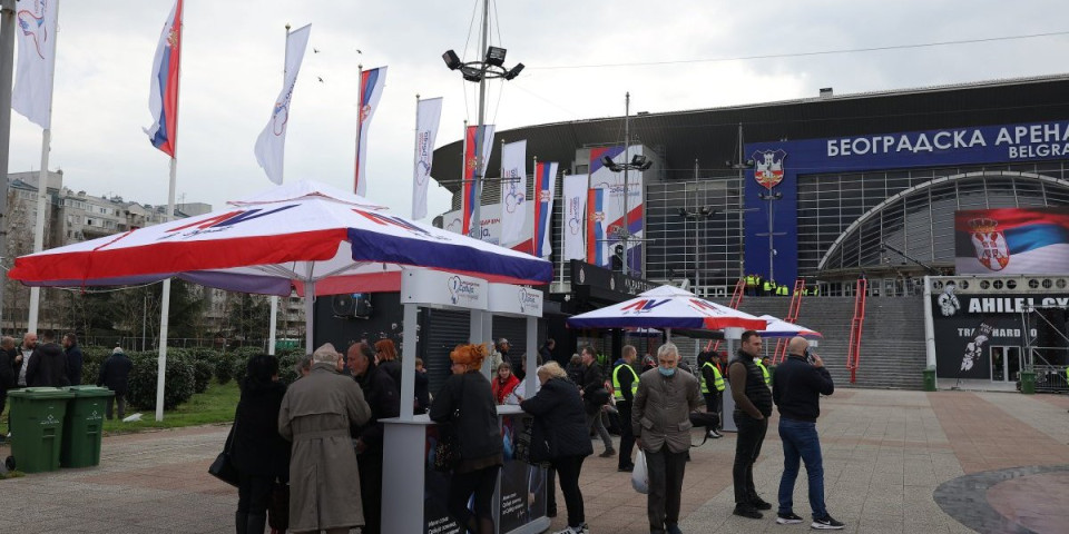 Hteli da isprovociraju građane, pa ih "ošamario" stav naroda: Evo kako je Nova S prošla na istorijskom skupu SNS-a