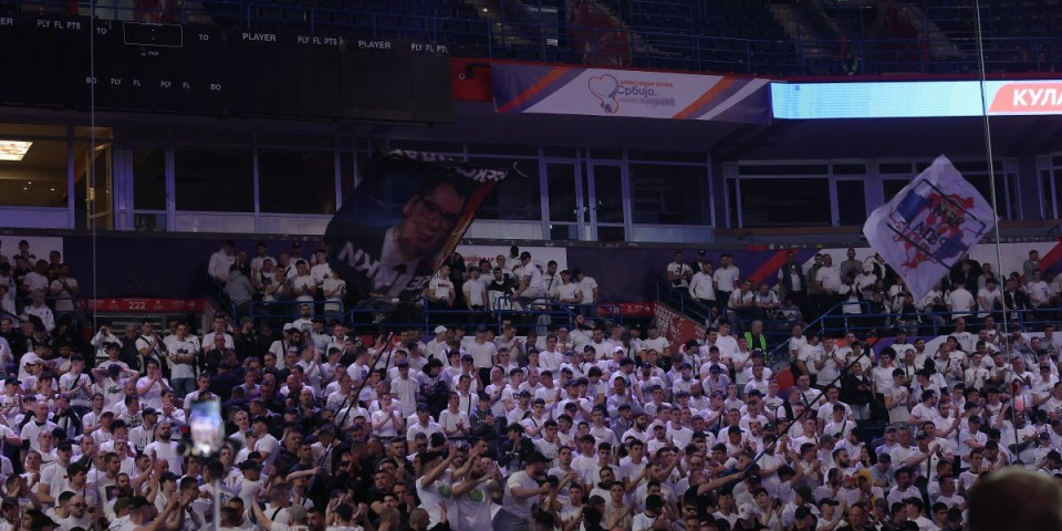 Zagrmelo iz Beogradske arene: Više od 30.000 ljudi skandira "Aleksandar Vučić"