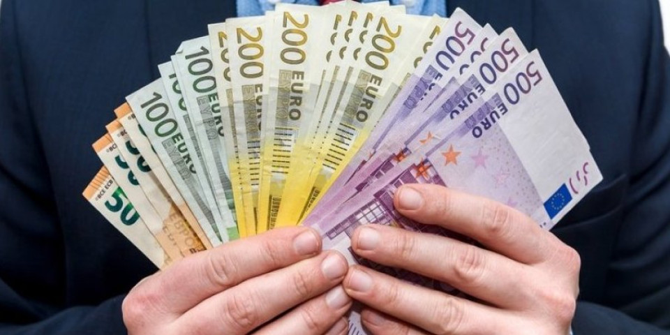 Pare će im se slivati na račune: Za 2 znaka april donosi izobilje, svi će im zavideti