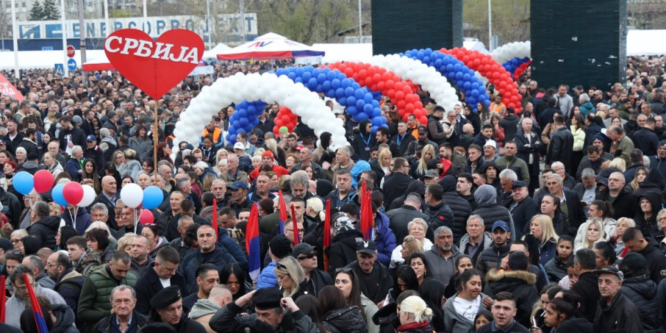Zvanično, na skupu SNS-a 70.000 ljudi! Broj ne prestaje da raste - Svi došli da podrže politiku Aleksandra Vučića