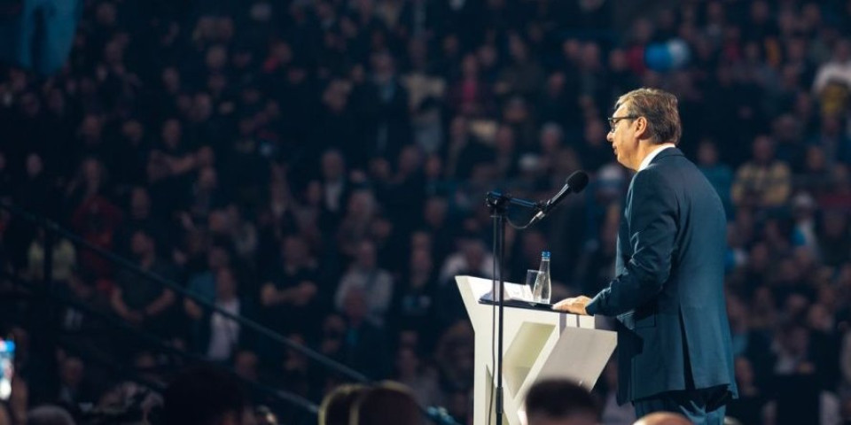 Vučić u prepunoj Areni: Vama koji ste stajali, gledali i pobedili - beskrajno vam hvala (FOTO, VIDEO)
