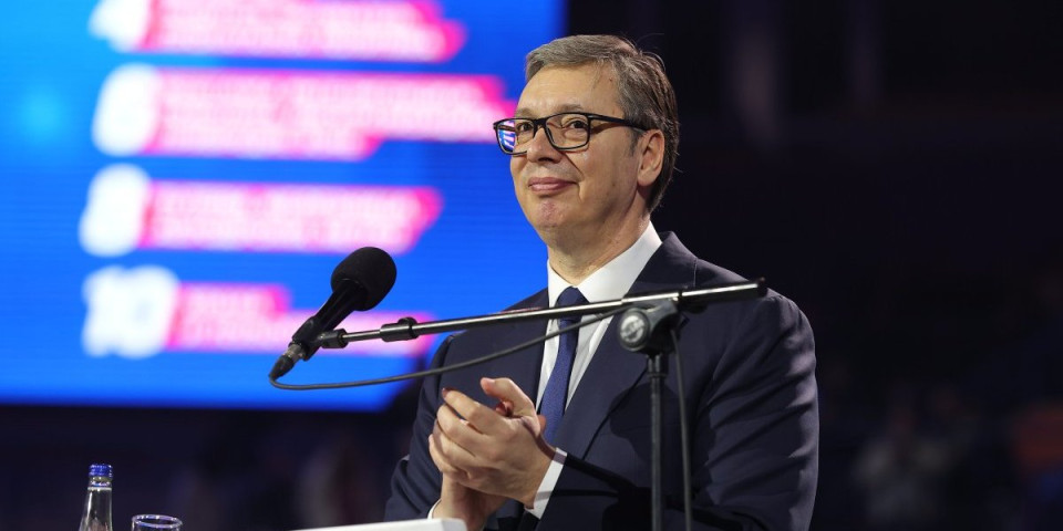 "Veliko hvala za sve!" Vučić raznežio Srbiju porukom koju je uputio ženama