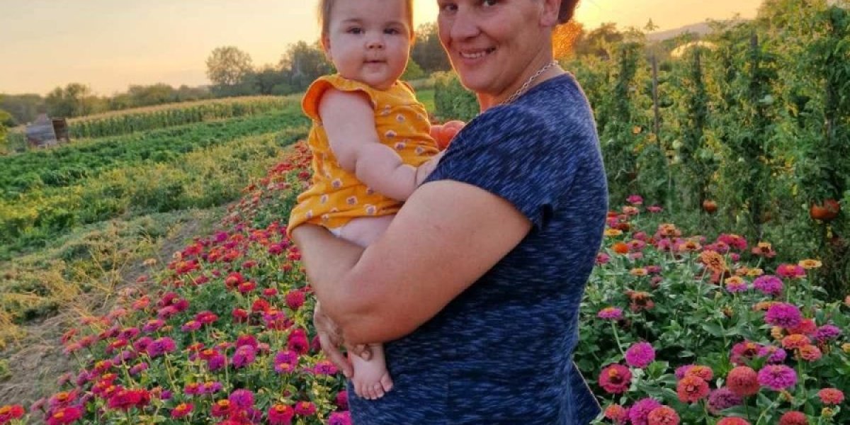 Baka Violeta sa unukom Lenkom