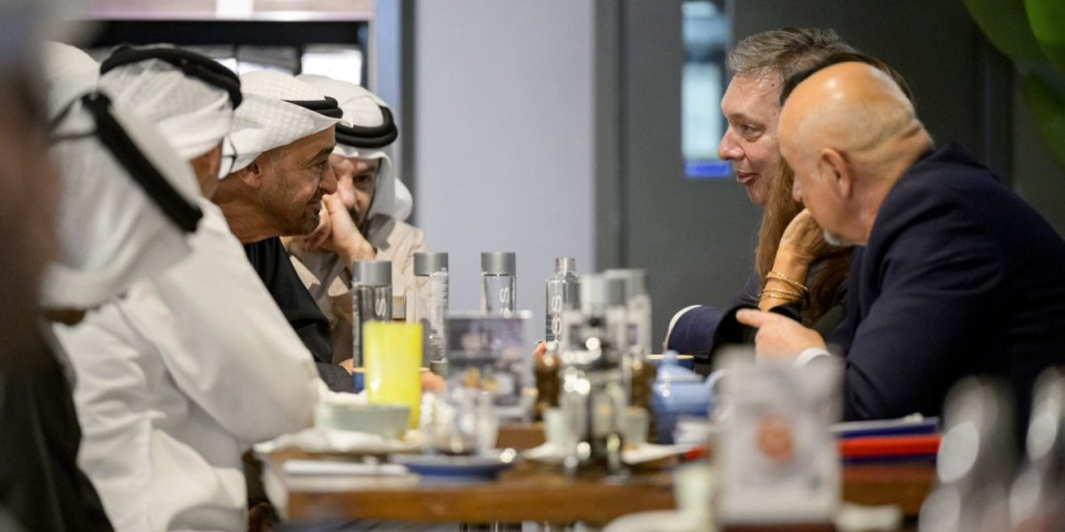 "Teška vremena stvaraju velike ljude"! Oglasio se Vučić nakon posete Emiratima (VIDEO)