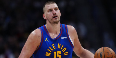 Nikola Jokić nasamario ceo tim: Magija Srbina zapalila NBA (VIDEO)