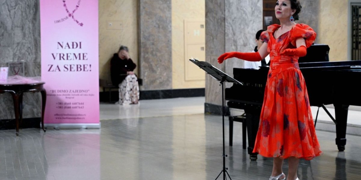 Umetnica Teuta Aslani