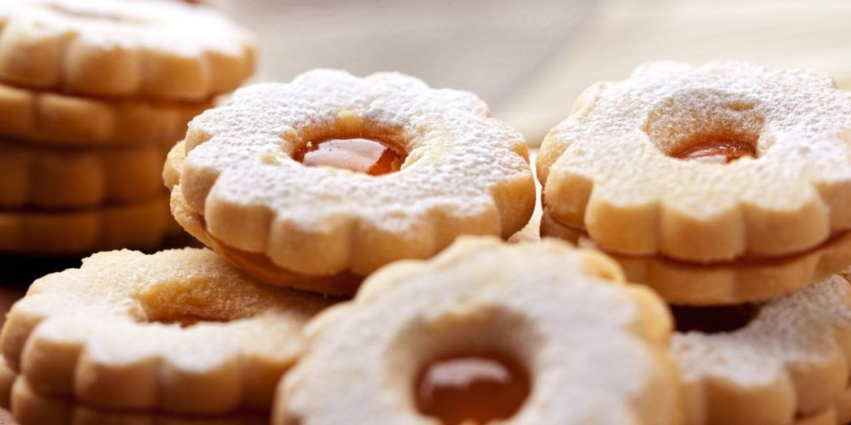 Vaskršnji linceri sa džemom od kajsija: Prhki kolačići koji se tope u ustima