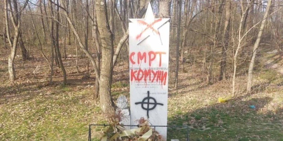 Vandalizam u Kragujevcu: Sramotne poruke na spomeniku Crvenoarmejcima