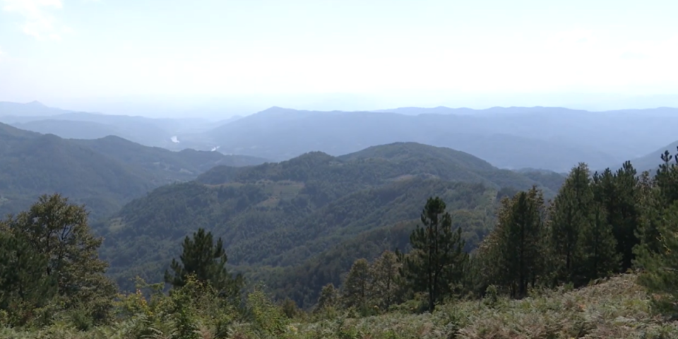 Magična stena u Rađevini: Evo koja priča stoji iza nje
