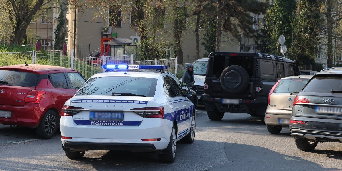 Policijski aautomobil