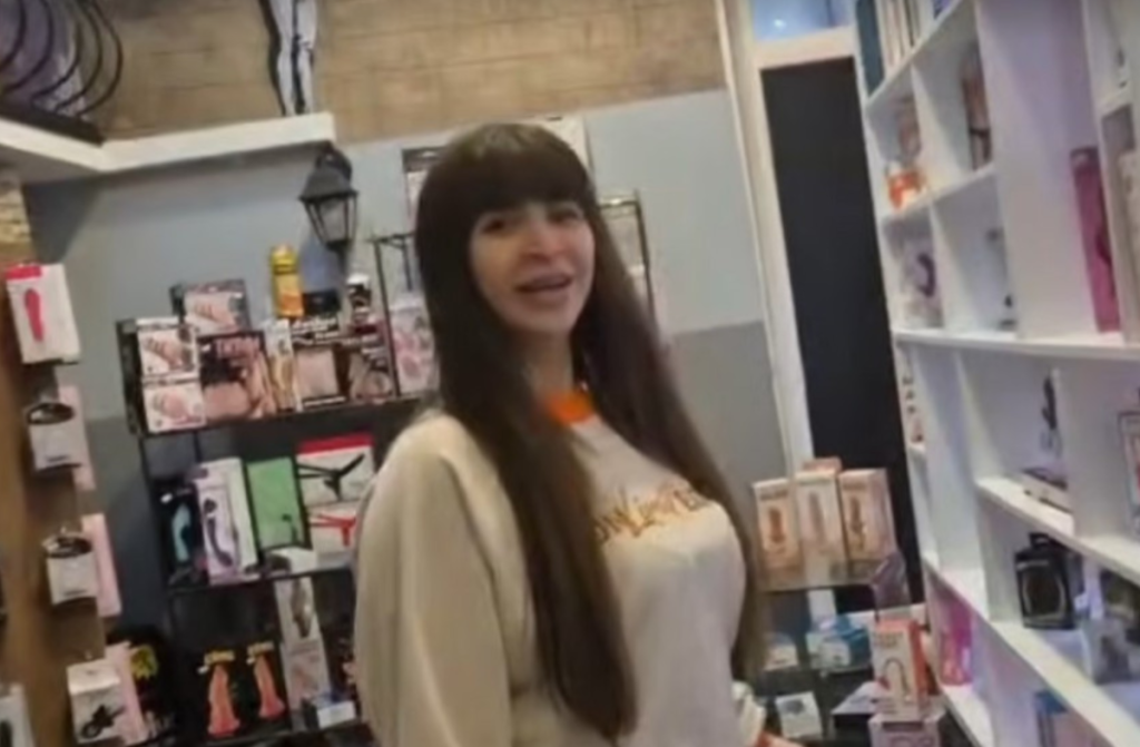 Miljana i Marija Kulić u seks šopu - Zajedno birale igračke za odrasle (FOTO)