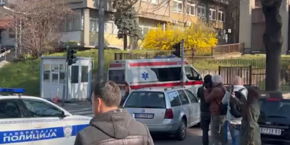 Sanitet dovozi Kostu u Specijalni sud