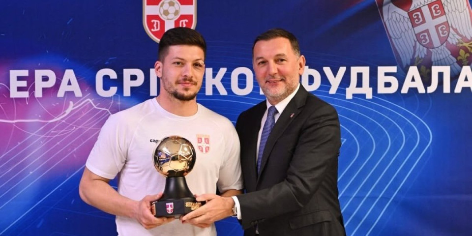 Luka Jović emotivan posle dobijanja Zlatne lopte: Čast i privilegija..