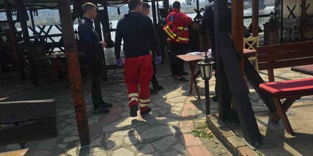 Hitna pomoć pruža pomoć muškarcu