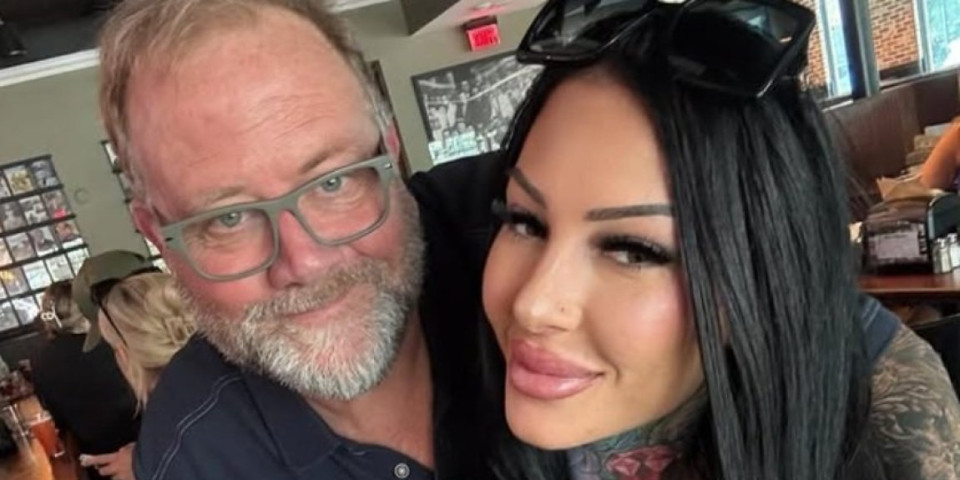 Muž stariji od nje 25 godina, a mašina u krevetu: Influenserka šokirala - ne napuštaju spavaću sobu (FOTO)