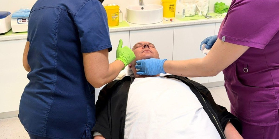 Bodu ga iglama po vratu: Milan Milošević završio kod plastičara (FOTO)