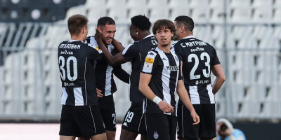 Emotivno: Partizan osvojio trofej u Nikšiću, Natho predao pehar sinu Andrije Delibašića