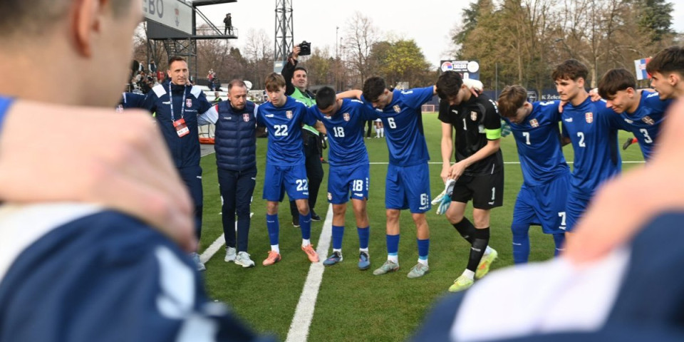 Bravo Srbi - Posle omladinaca pobedili i kadeti! Matanović spasao "orliće" u poslednjim momentima