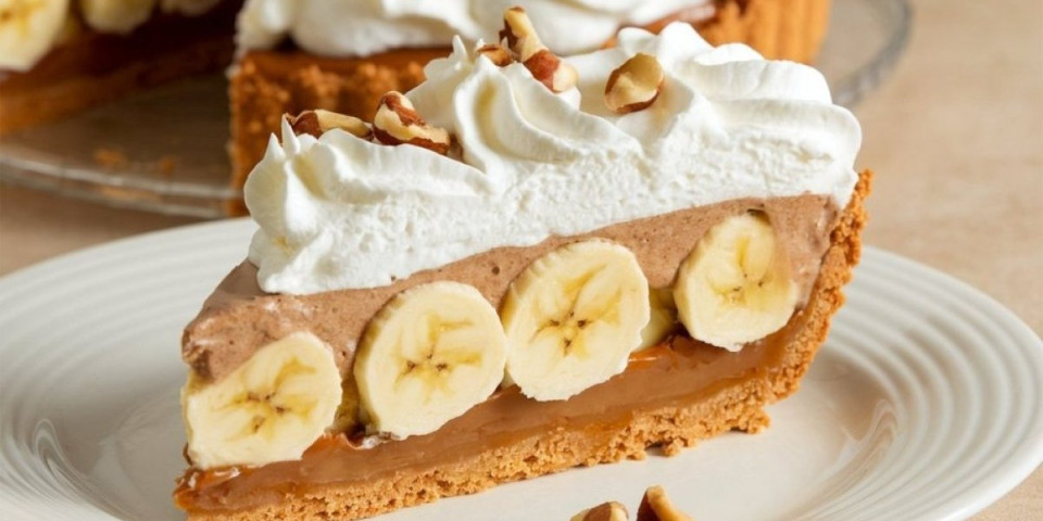 Torta sa bananama i keksom: Lagana letnja poslastica gotova za 20 minuta