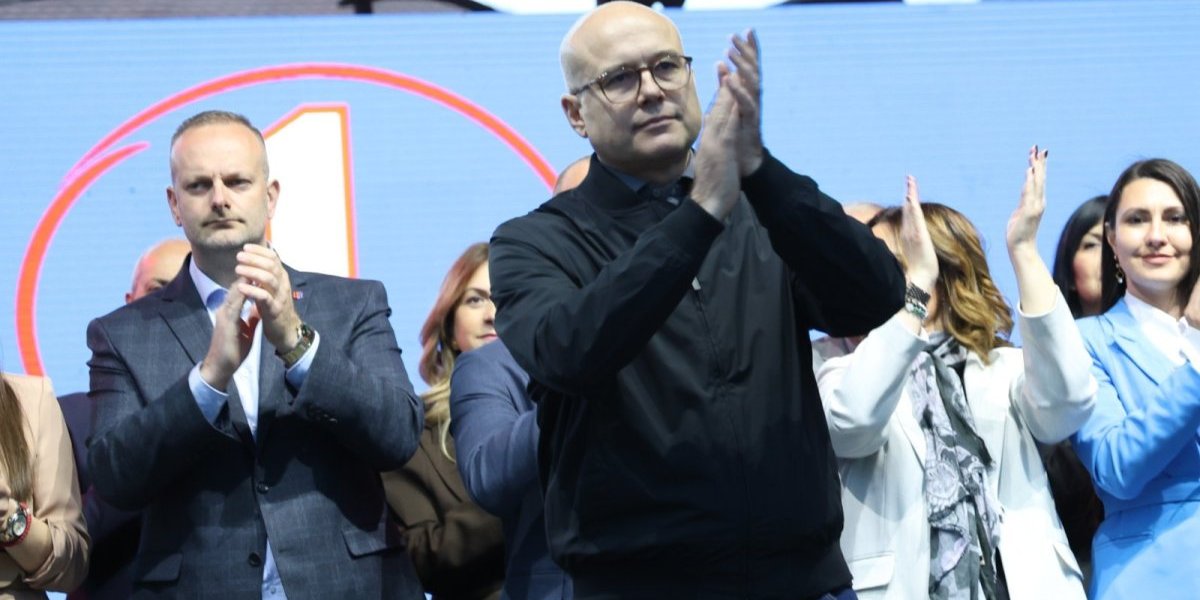 Miloš Vučević održao govor u Arađelovcu