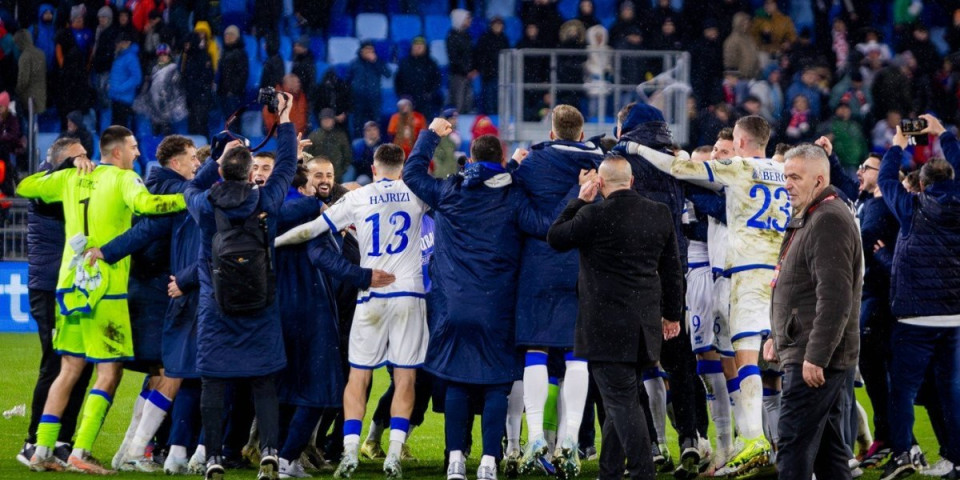 Bruka i sramota: Navijači lažne države Kosovo divljali u Bratislavi, orilo se sramotno skandiranje (VIDEO)