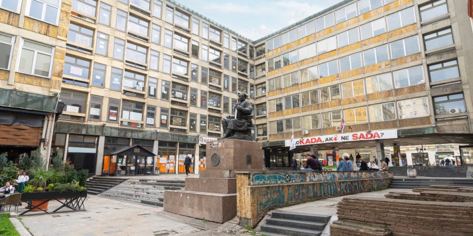 Policija ušla u Filozofski fakultet u Beogradu: Akcija u centru grada, istražuje se smrt studentkinje