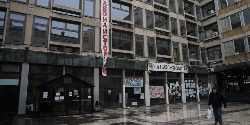 ''Studenti u blokadi'' ni reč o smrti koleginice: Uverite se sami koliko je blokaderima stalo do ljudskog života (FOTO)