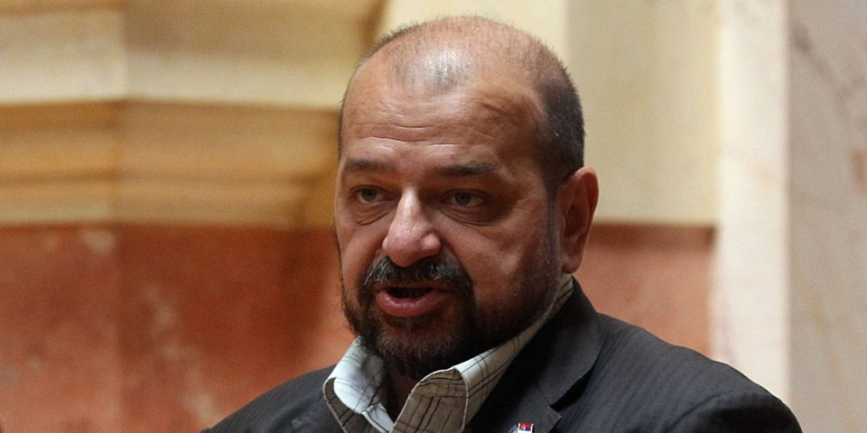 "Ne treba vas jahati, treba vas zaključati u najtamniju ćeliju": Šormaz javno preti - Pogledajte njegovu monstruoznu objavu (FOTO)