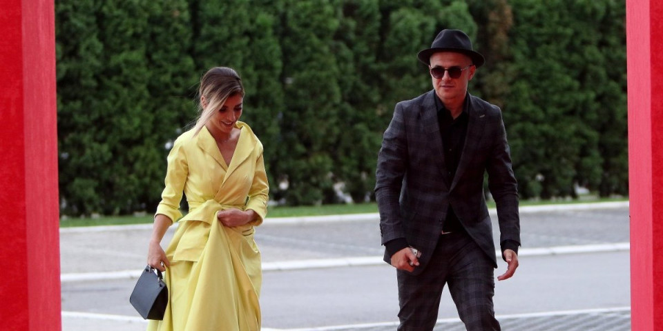 Razveli se na ćerkin rođendan: Poznati estradni par stavio tačku na dugogodišnji brak