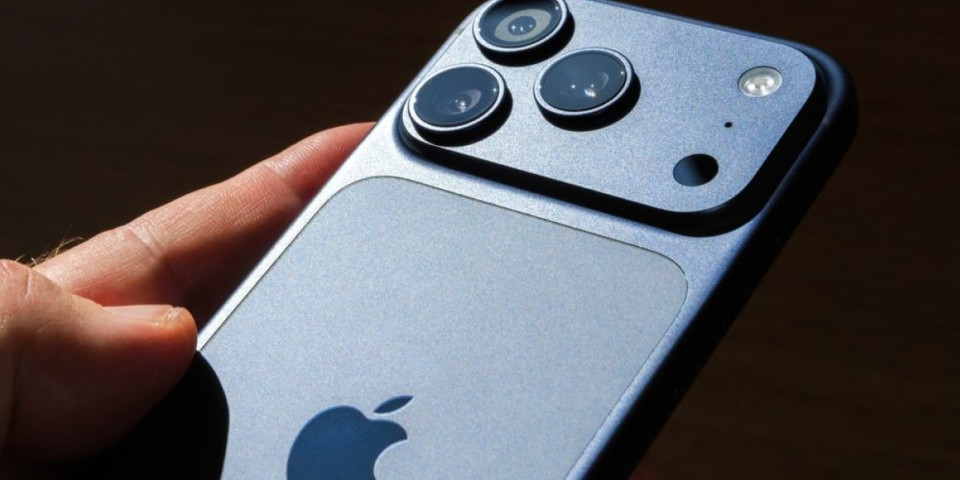 Ajfon 20 razočarao fanove: Ekran ostaje daleko od perfekcije - ništa od revolucije