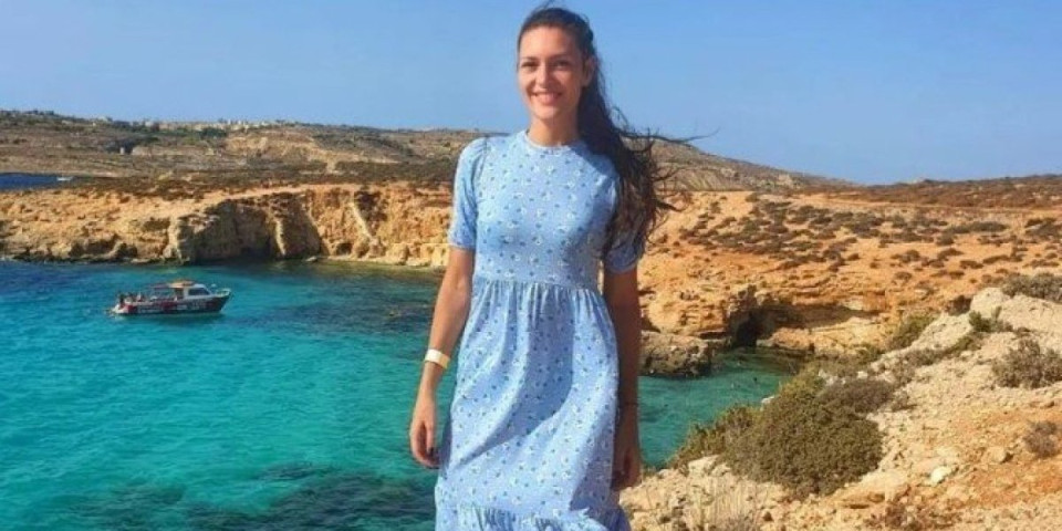 Pevačica nestala sa scene i postala doktorka: Žarila i palila, a ovako danas izgleda (FOTO)