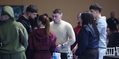 Sve je spremno za humanitarni boks meč u Smederevskoj Palanci: U ringu tiktokeri, a svi gledaju u njih dve (FOTO/VIDEO)