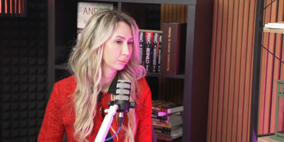 Vruće vam je ovde - da skinem sako! Crnogorska političarka flertuje sa Pavićevićem: Profo, spremaj prsten da me ženiš