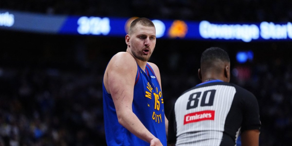 Ludiloooooo, Nikola Jokić ponižava i legende