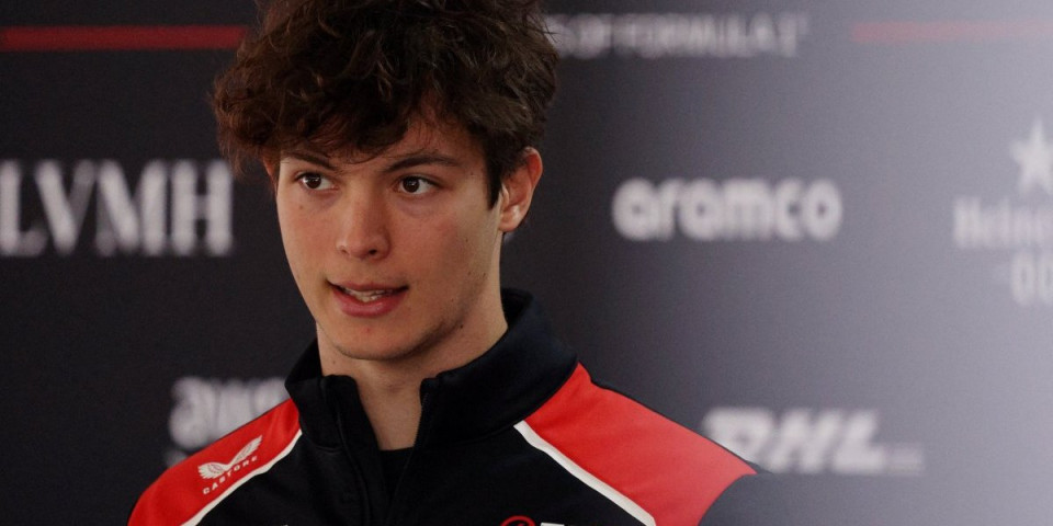 Uf, užasan udes u Japanu: Mladi vozač prvi velikoj brzini udario u ogradu (VIDEO)