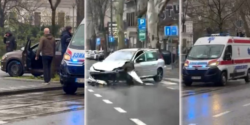 Jeziv sudar kod Tiršove: Delovi auta rasuti na putu, Hitna pomoć na licu mesta (VIDEO)