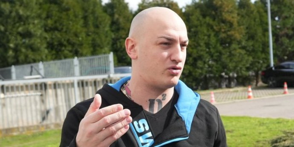 "Ostavi me, imam ženu": Desingerica besno skočio na voditeljku - Usledio hladan tuš