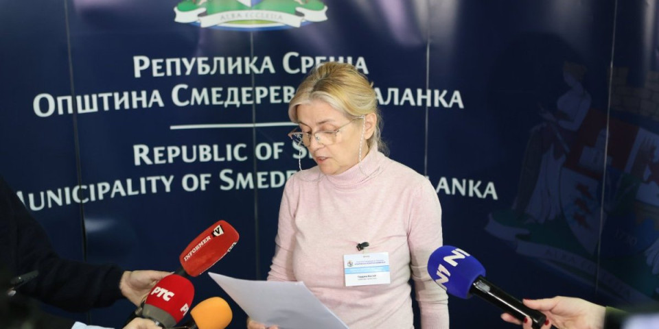 "Najveću zabunu unose posmatrači": Gospođa iz lokalne izborne komisije postavila na mesto N1 blokaderku!