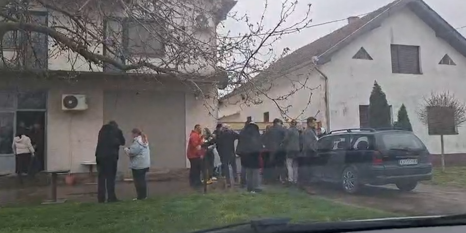 Teror u Crvenki! Blokader iz PSG-a redom bije ljude po ulici