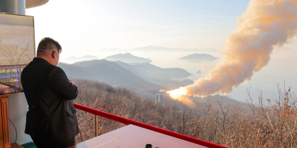 (FOTO) Kim Džong Un kreće na Ameriku? Ovo može da presudi Trampu: Vesti iz Koreje lede krv u žilama