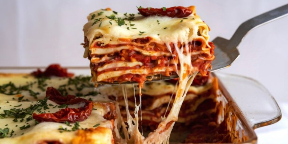 Posne lazanje sa povrćem u bešamel sosu: Kremasto i zasitno jelo bez mesa