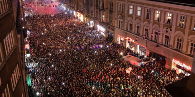 Sarajevo na nogama: Navijači dočekali fudbalere Bosne i Hercegovine posle plasmana na Mundijal