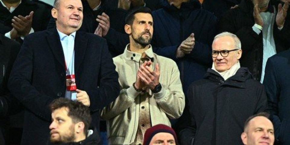Novak navijao za Bosance, dobio čak i dres (VIDEO/FOTO)