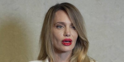 Anđelina Džoli šokirala izgledom: 