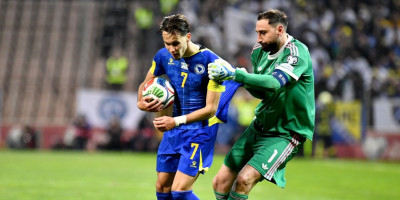 Donaruma pokušao da ukrade Mundijal, uzvratili mu dečaci: Ovo je izazvalo bes domaće publike