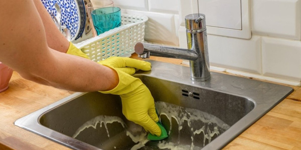 Znate li čemu služe rupice u sudoperi? Mnogi ih i ne primete, a imaju bitnu svrhu i moraju se čistiti